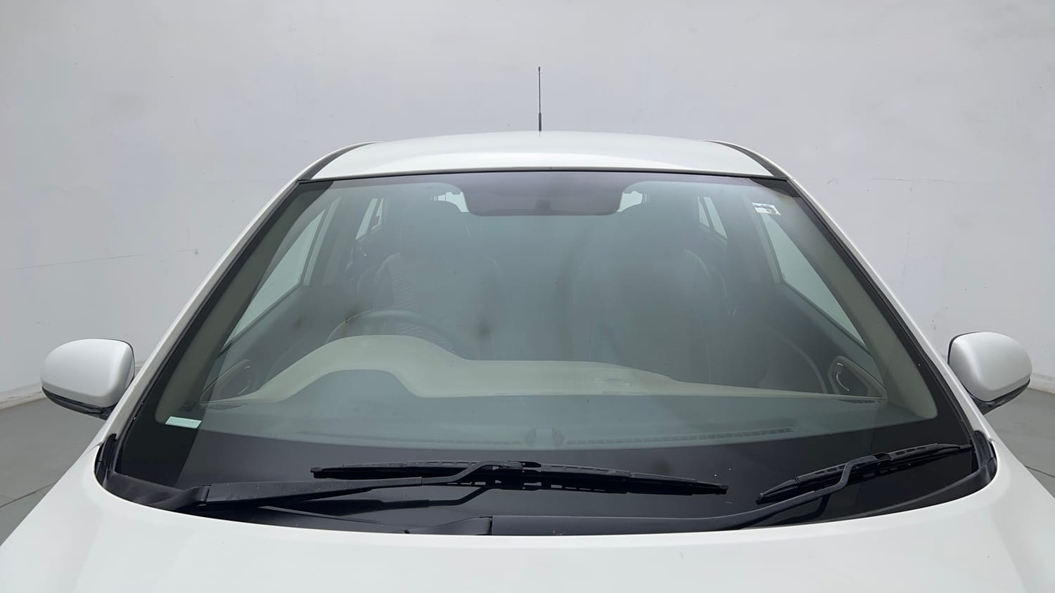 Used 2016 Hyundai Elite i20 Magna 1.2 Petrol Manual exterior FRONT WINDSHIELD VIEW
