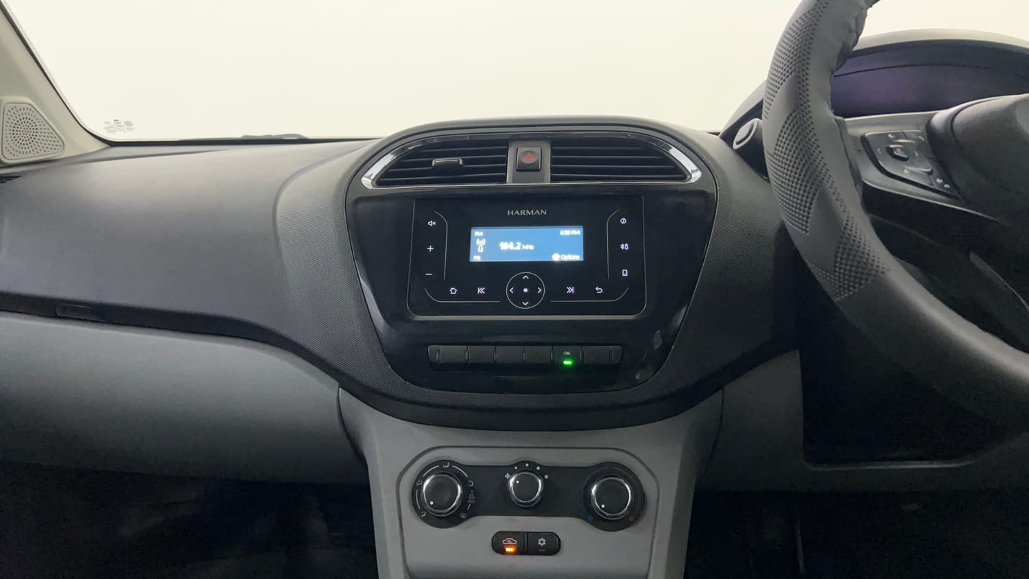Used 2022 Tata Tiago XT CNG Cng Manual interior MUSIC SYSTEM & AC CONTROL VIEW
