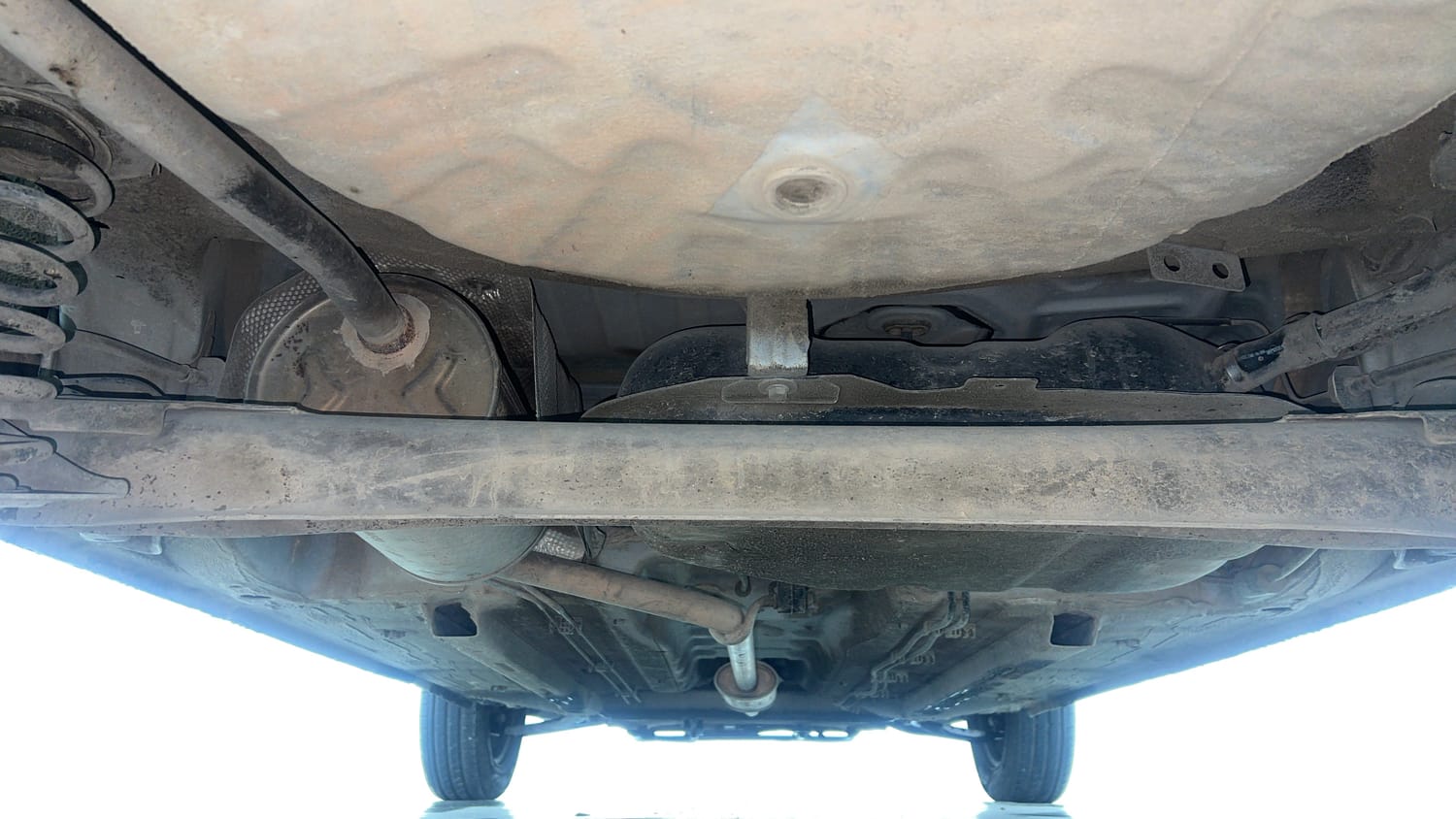 Used 2020 Renault Kwid RXT 1.0 Opt Petrol Manual extra REAR UNDERBODY VIEW (TAKEN FROM REAR)