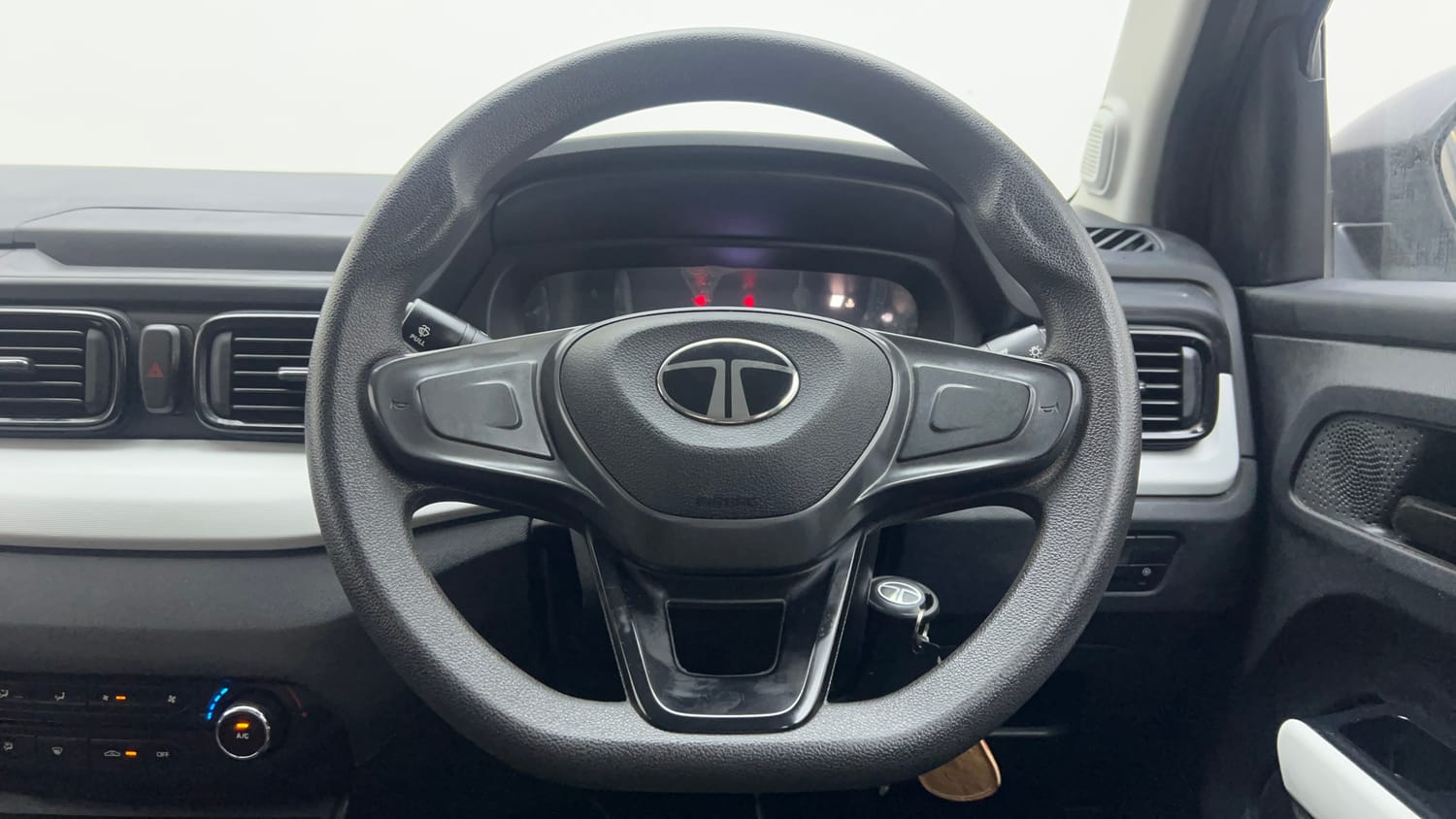 Used 2025 Tata Punch Pure MT Petrol Manual interior STEERING VIEW