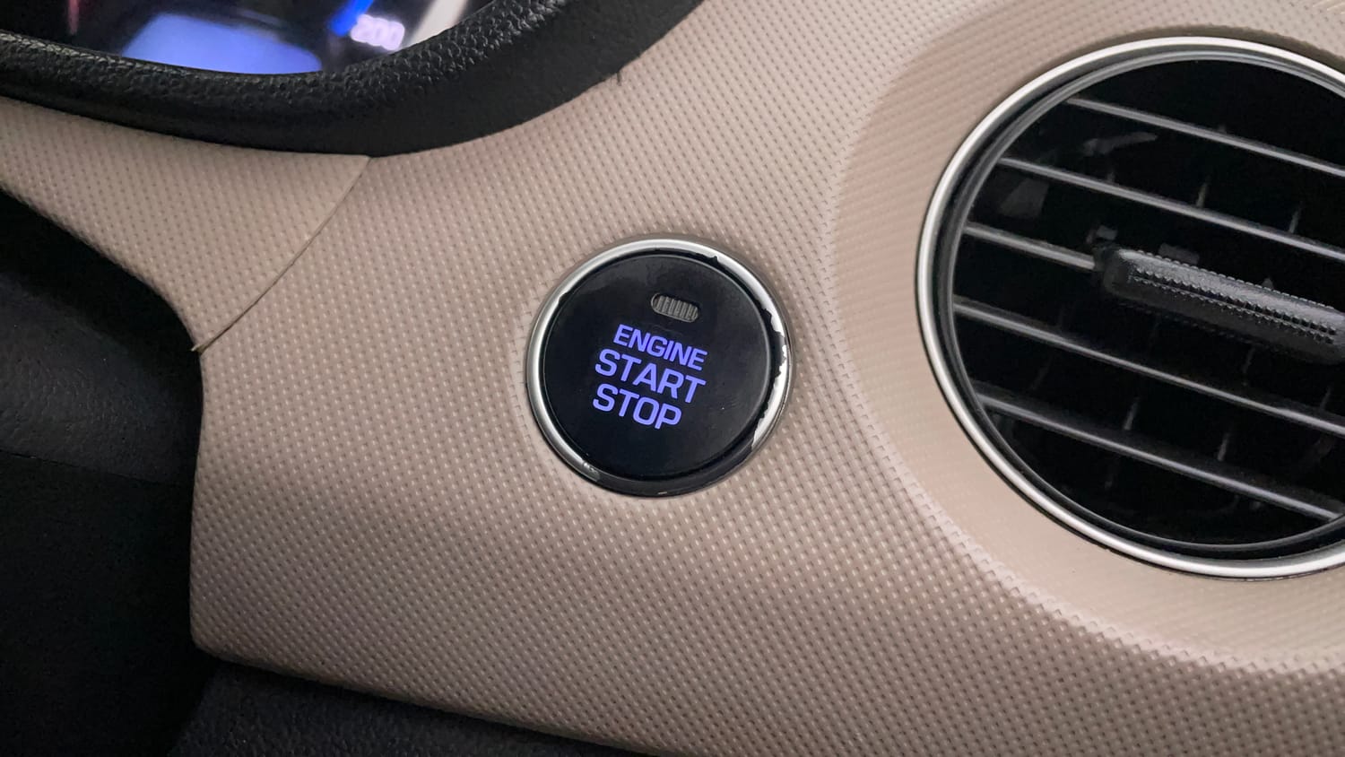 Used 2016 Hyundai Grand i10 Asta 1.2 Kappa VTVT Petrol Manual top_features Keyless start