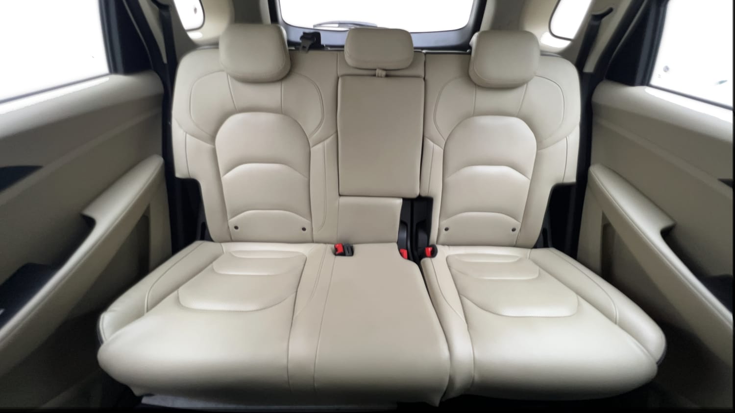 Used 2021 MG Motors Hector Sharp 1.5 Petrol CVT Petrol Automatic interior REAR SEAT CONDITION VIEW