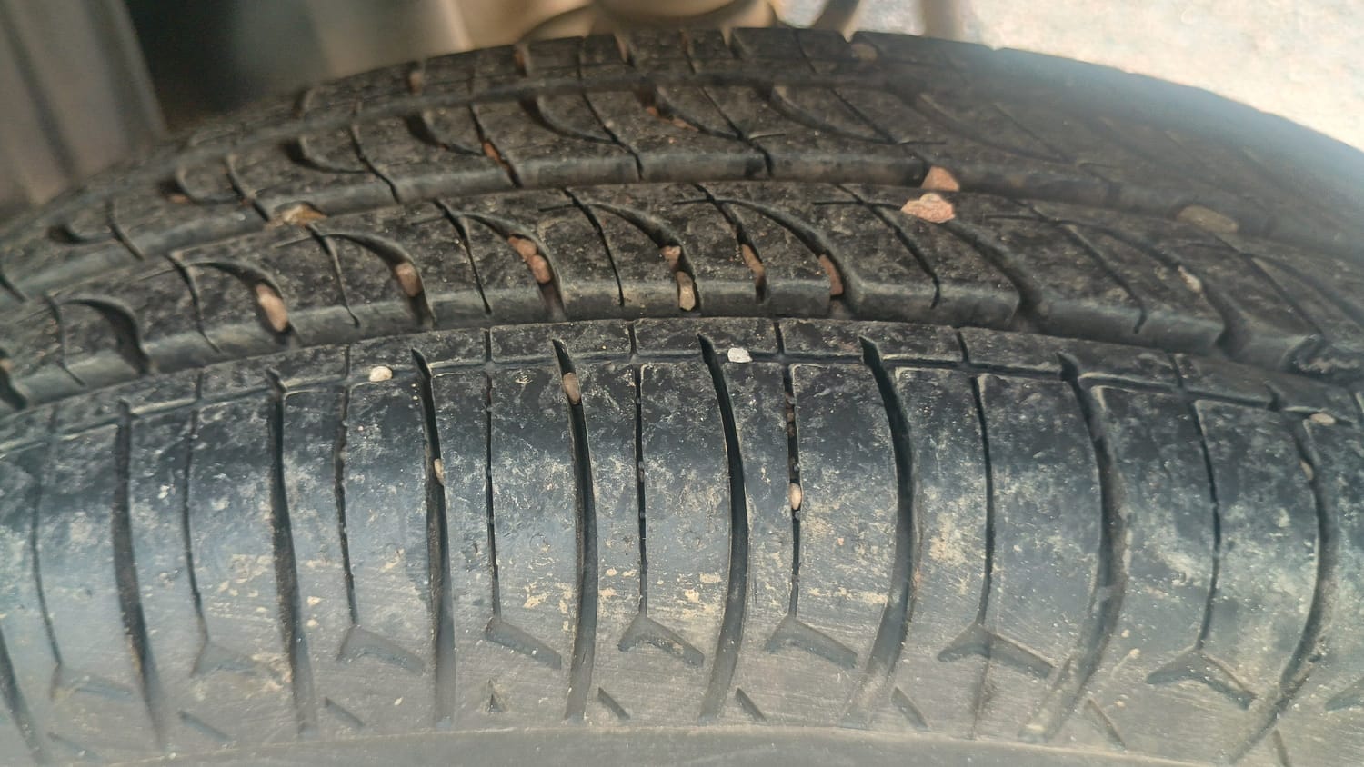 Used 2022 Maruti Suzuki Alto 800 VXi Petrol Manual tyres LEFT REAR TYRE TREAD VIEW