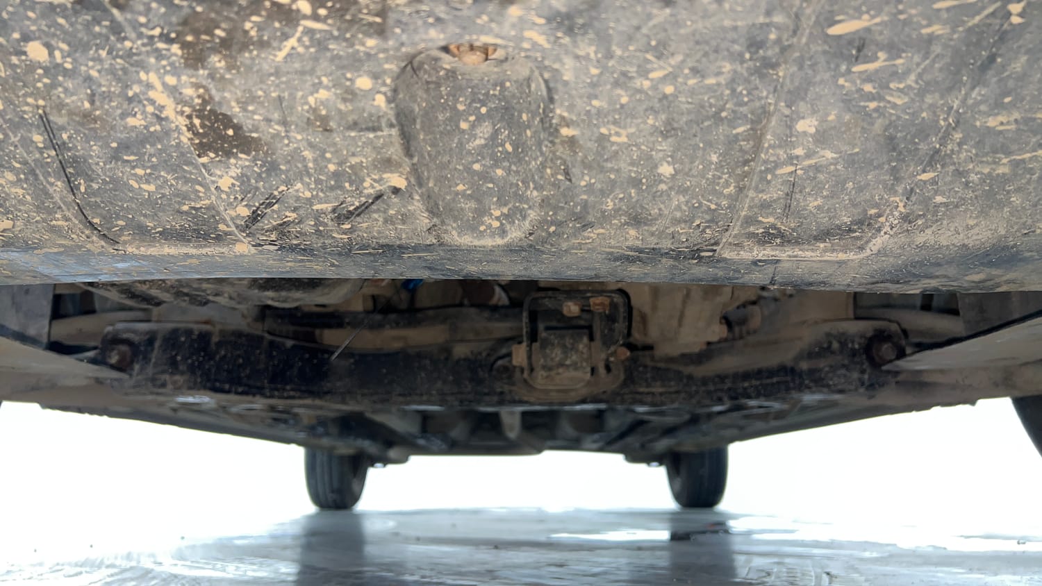 Used 2016 Hyundai Elite i20 Magna 1.2 Petrol Manual extra FRONT LEFT UNDERBODY VIEW