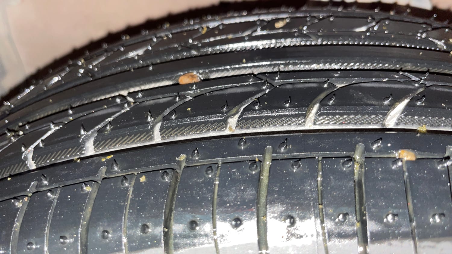 Used 2015 Maruti Suzuki Celerio VXi AMT Petrol Automatic tyres LEFT FRONT TYRE TREAD VIEW
