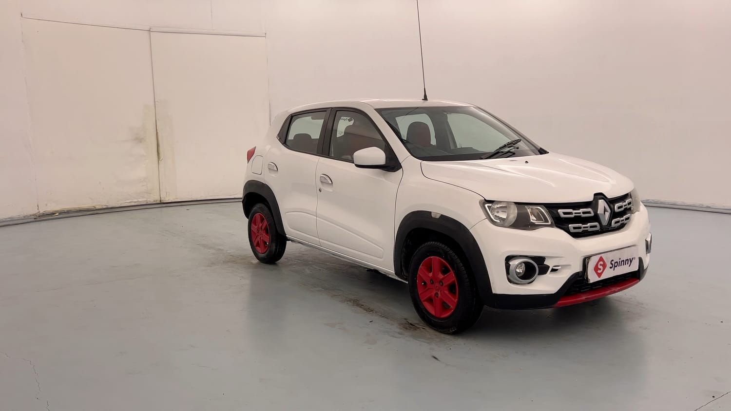 Used 2017 renault Kwid 1.0 RXT Anniversary Edition Petrol Manual exterior RIGHT FRONT CORNER VIEW