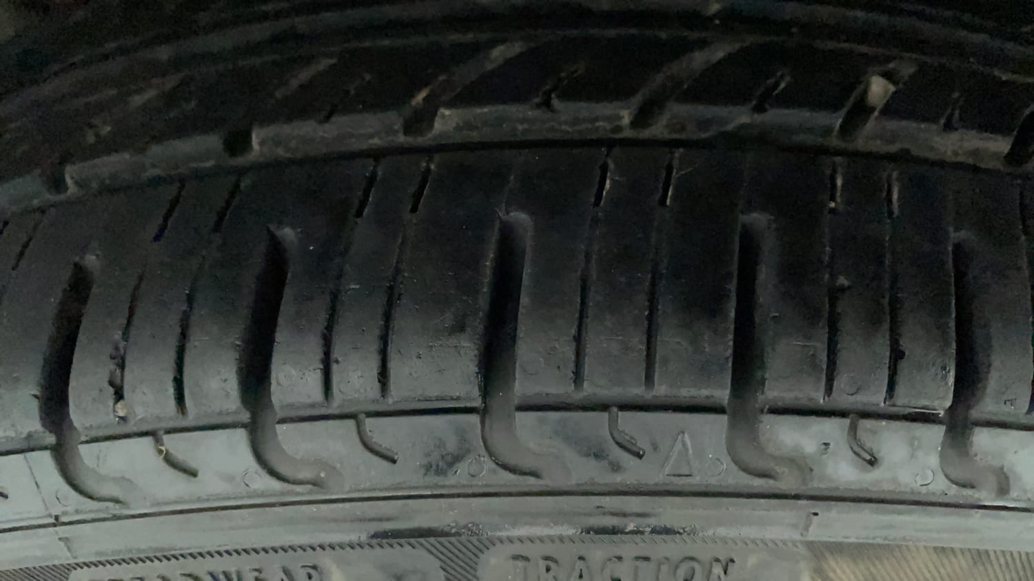 Used 2016 Hyundai Grand i10 Asta 1.2 Kappa VTVT Petrol Manual tyres LEFT FRONT TYRE TREAD VIEW