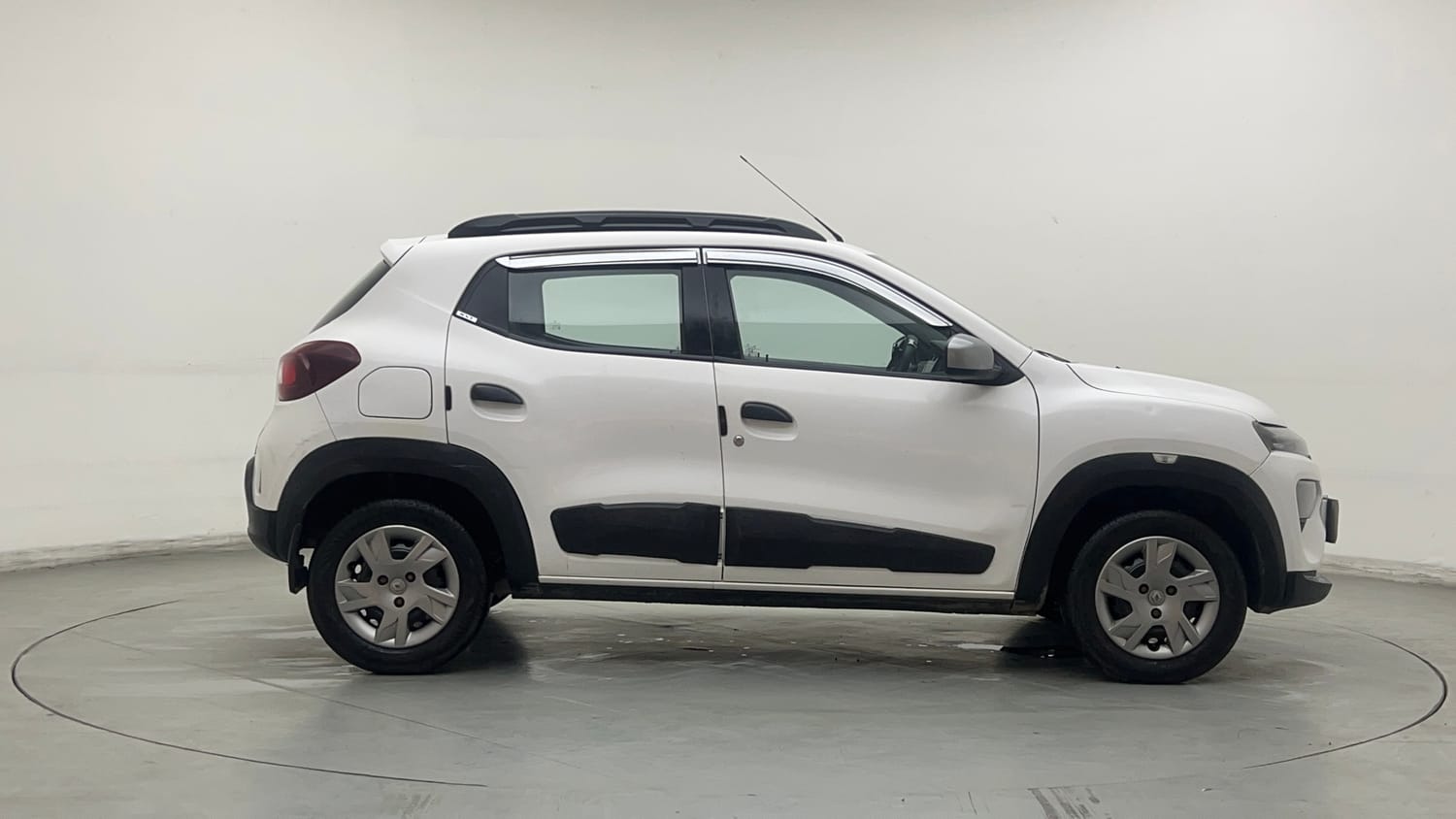 Used 2020 Renault Kwid RXT 1.0 Opt Petrol Manual exterior RIGHT SIDE VIEW
