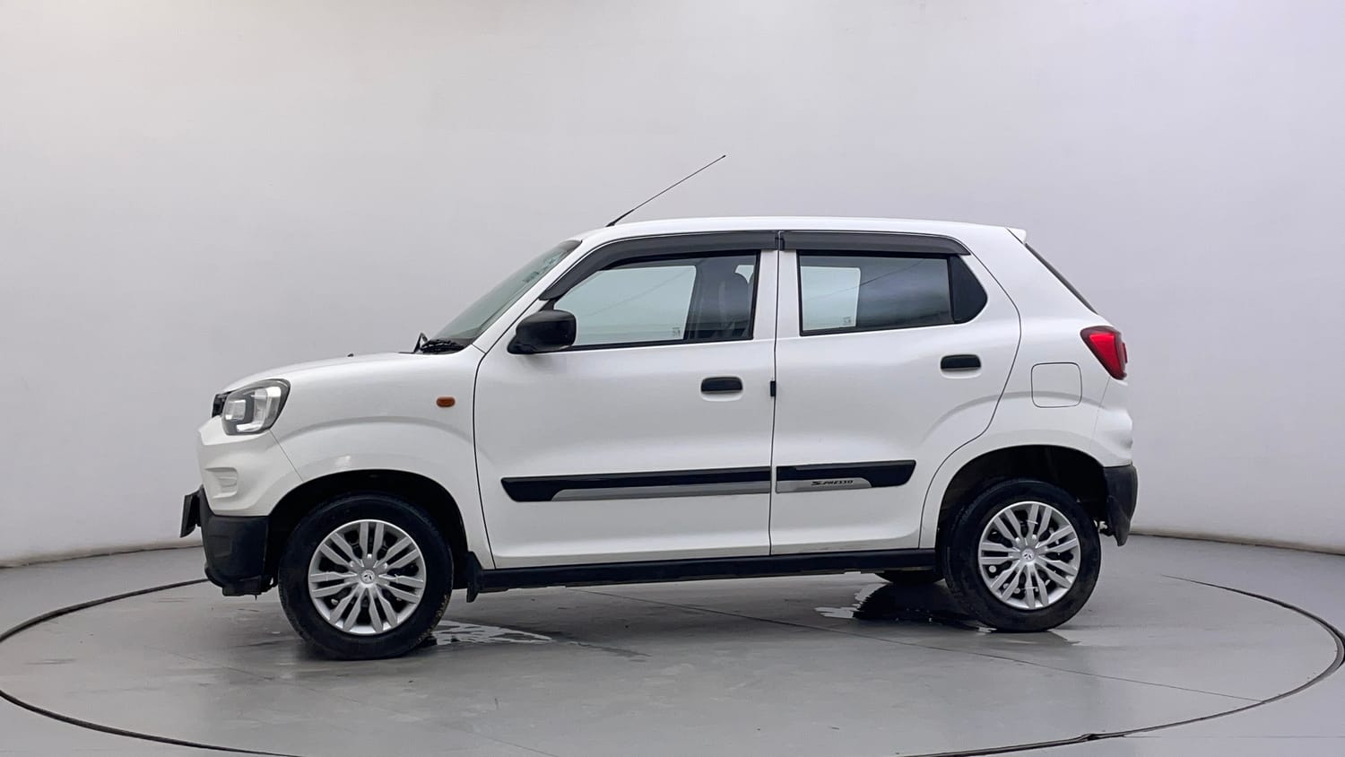 Used 2023 Maruti Suzuki S-Presso VXi S-CNG Cng Manual exterior LEFT SIDE VIEW