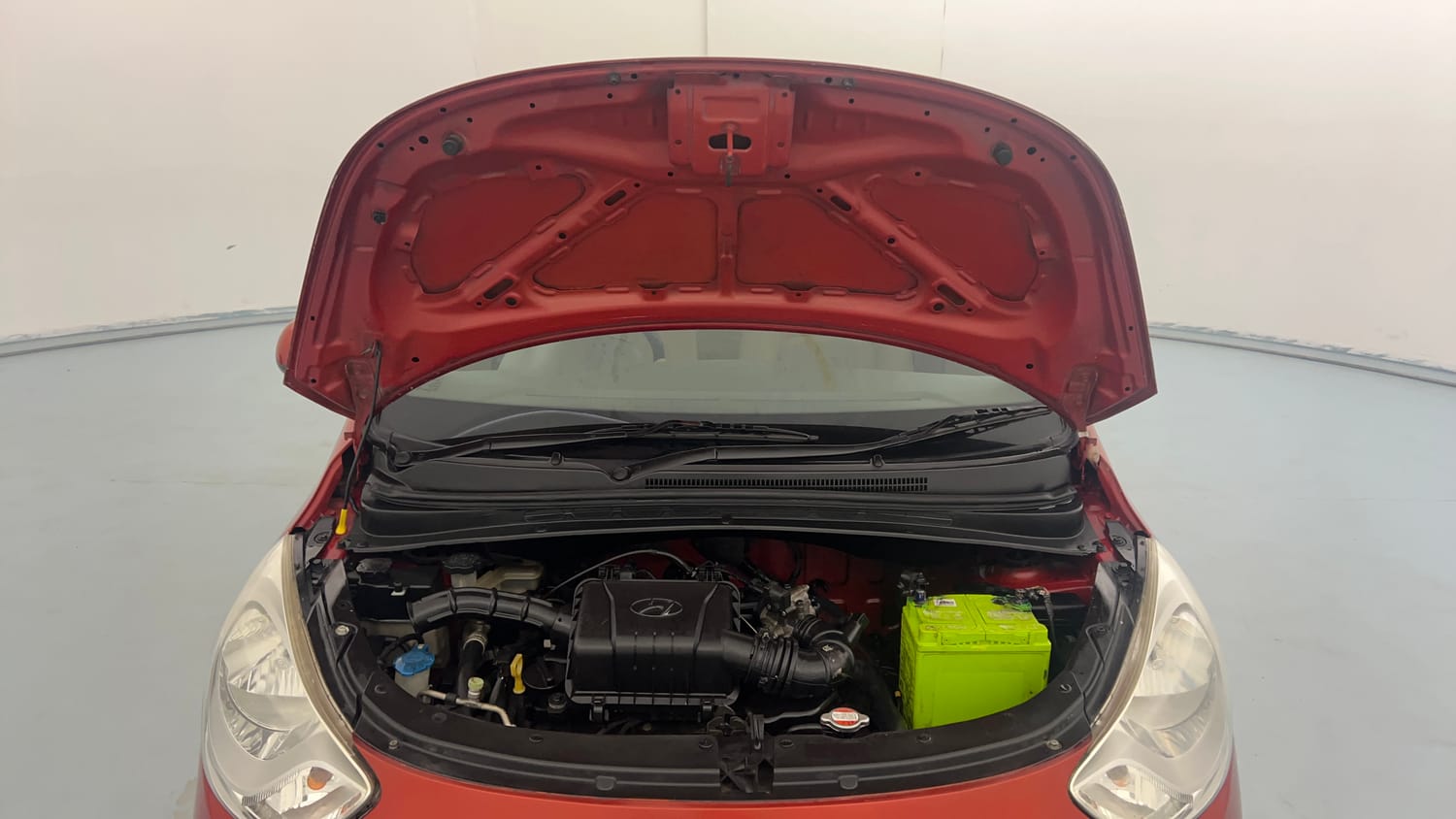 Used 2013 Hyundai i10 Magna 1.1 iRDE2 Petrol Manual engine ENGINE & BONNET OPEN FRONT VIEW