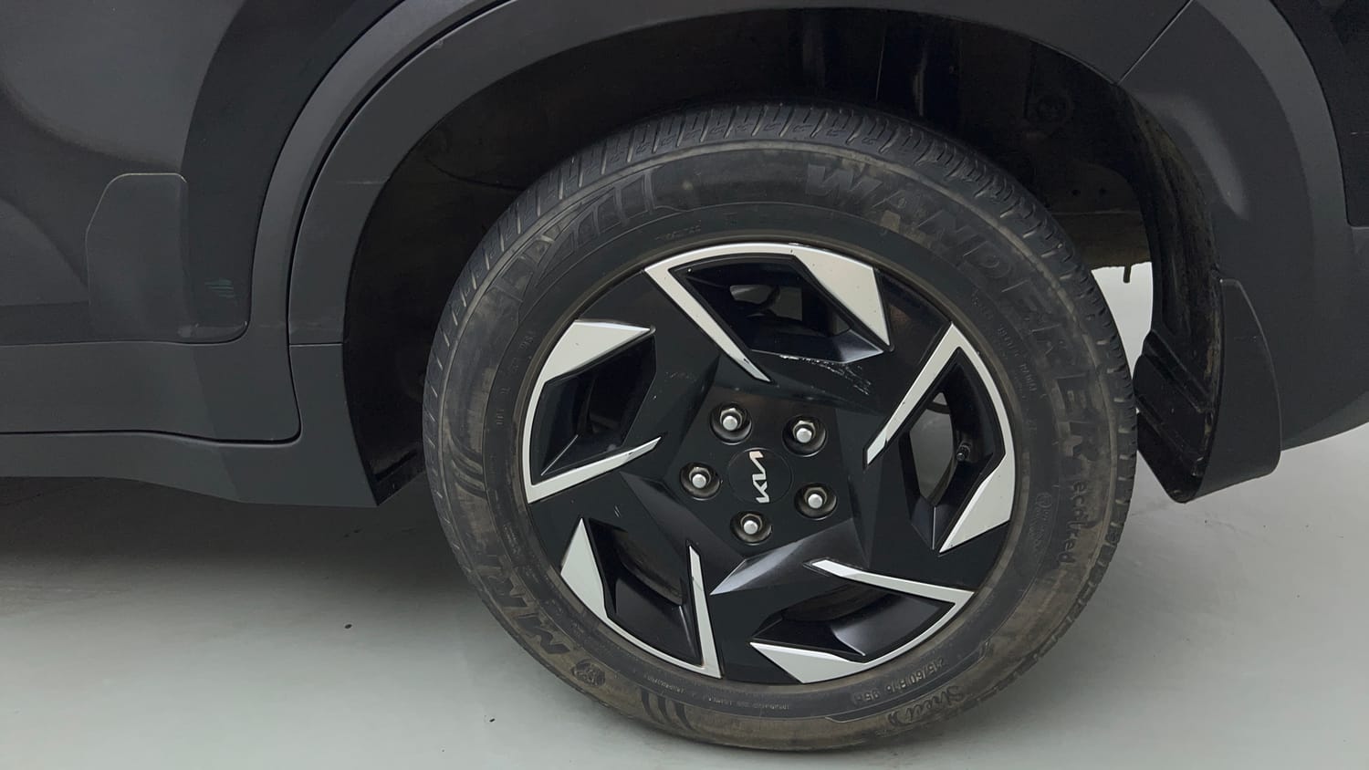 Used 2024 Kia Sonet HTK (O) 1.2 Petrol MT Petrol Manual tyres LEFT REAR TYRE RIM VIEW