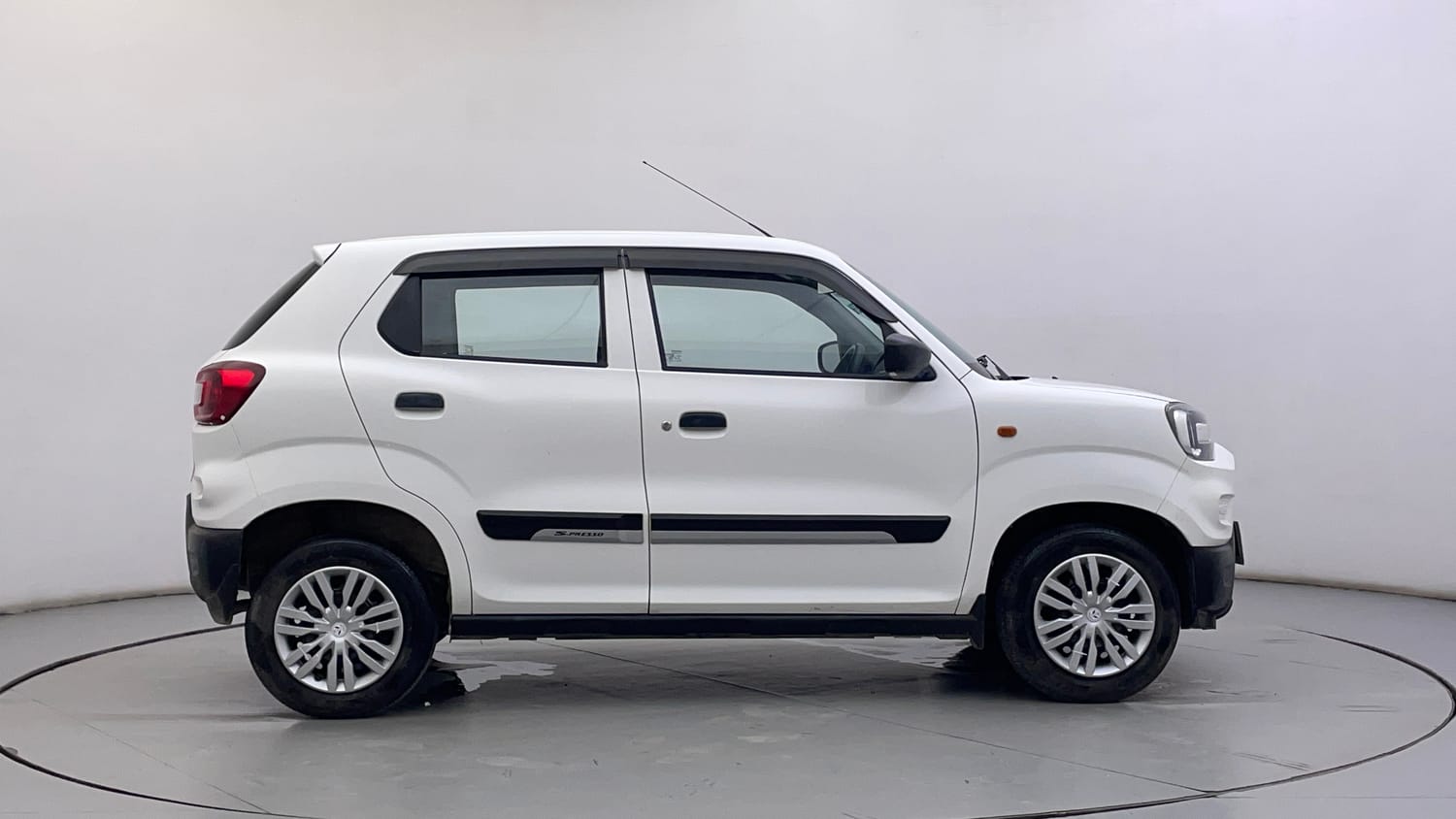 Used 2023 Maruti Suzuki S-Presso VXi S-CNG Cng Manual exterior RIGHT SIDE VIEW