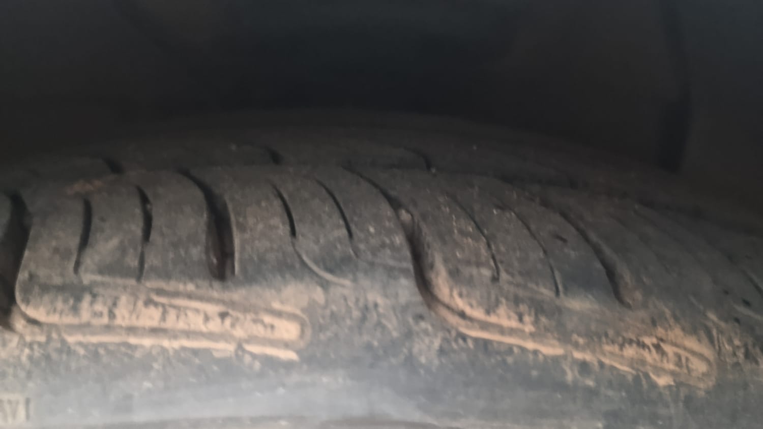 Used 2020 Hyundai Aura SX 1.2 Petrol Petrol Manual tyres RIGHT FRONT TYRE TREAD VIEW