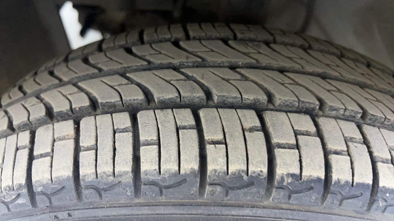 Used 2014 Datsun GO T Petrol Manual tyres LEFT FRONT TYRE TREAD VIEW