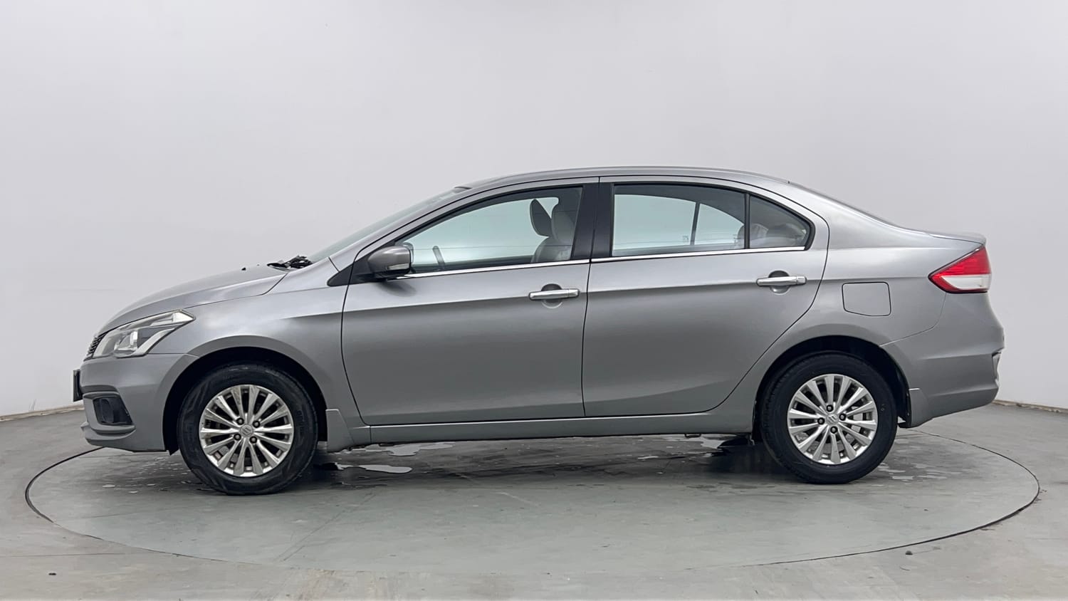 Used 2018 Maruti Suzuki Ciaz Delta Hybrid 1.5 Petrol Manual exterior LEFT SIDE VIEW