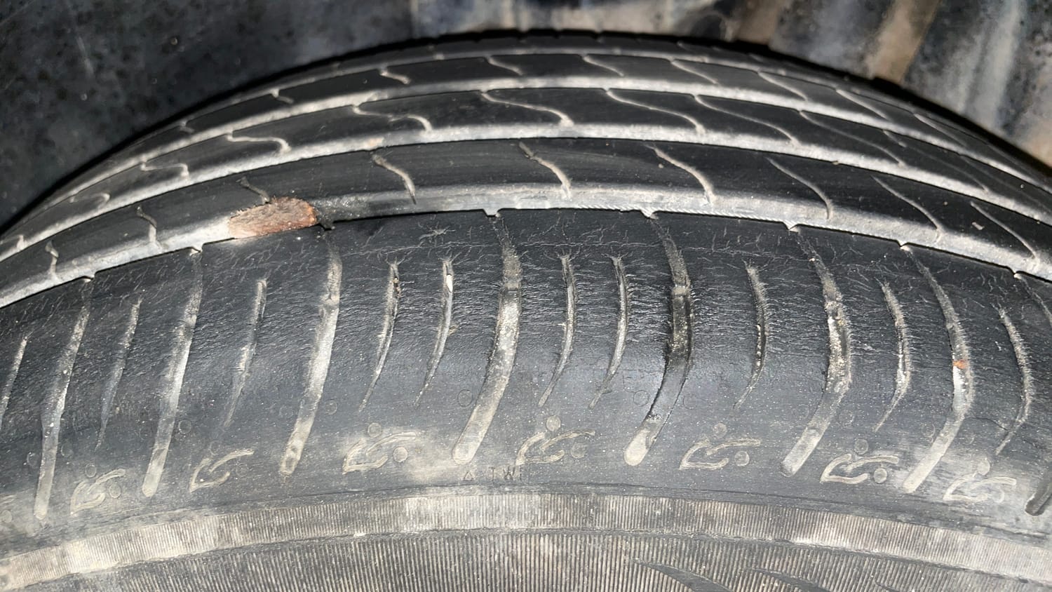 Used 2023 Maruti Suzuki Brezza ZXI AT Petrol Automatic tyres LEFT REAR TYRE TREAD VIEW