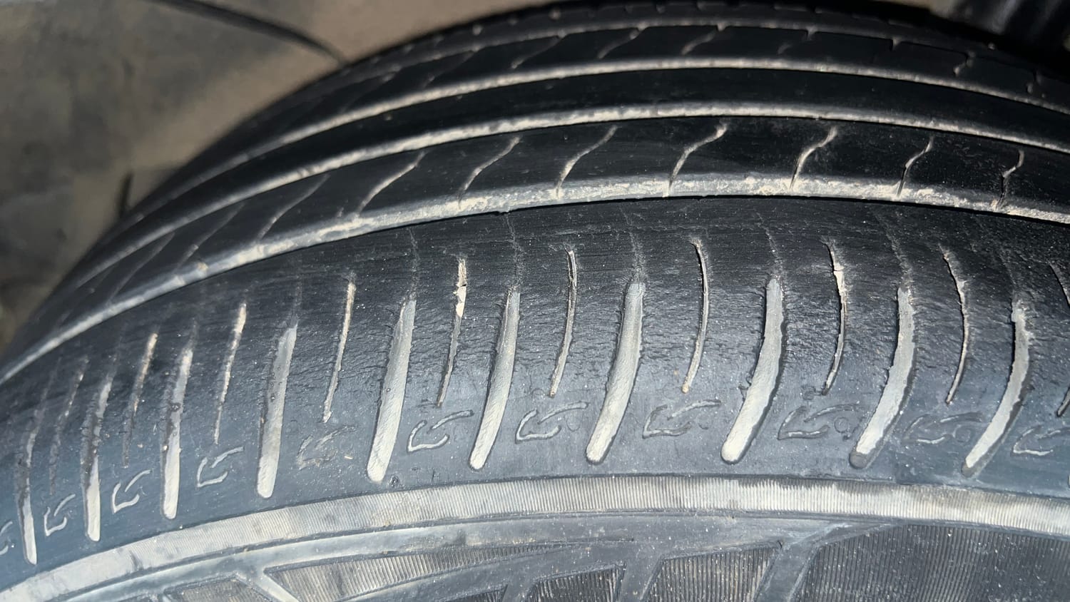 Used 2024 Kia Sonet HTK (O) 1.2 Petrol MT Petrol Manual tyres LEFT REAR TYRE TREAD VIEW