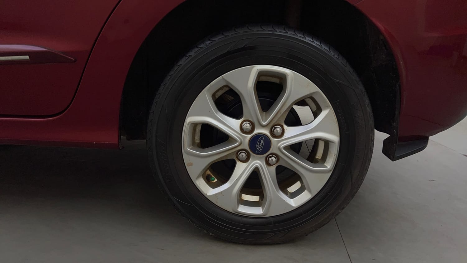 Used 2018 Ford Figo Aspire Titanium 1.2 Ti-VCT Diesel Manual tyres LEFT REAR TYRE RIM VIEW