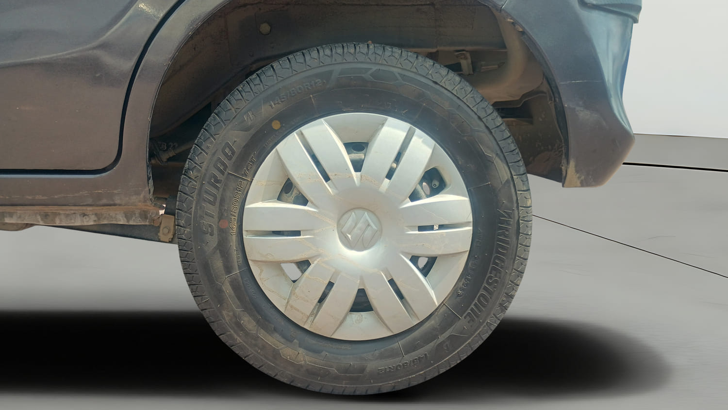 Used 2022 Maruti Suzuki Alto 800 VXi Petrol Manual tyres LEFT REAR TYRE RIM VIEW