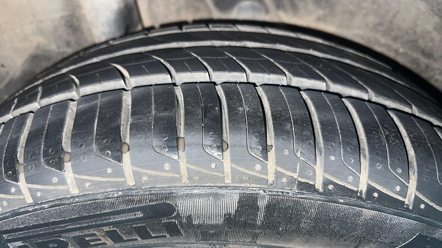 Used 2017 Hyundai Verna SX 1.6 VTVT Petrol Manual tyres RIGHT REAR TYRE TREAD VIEW