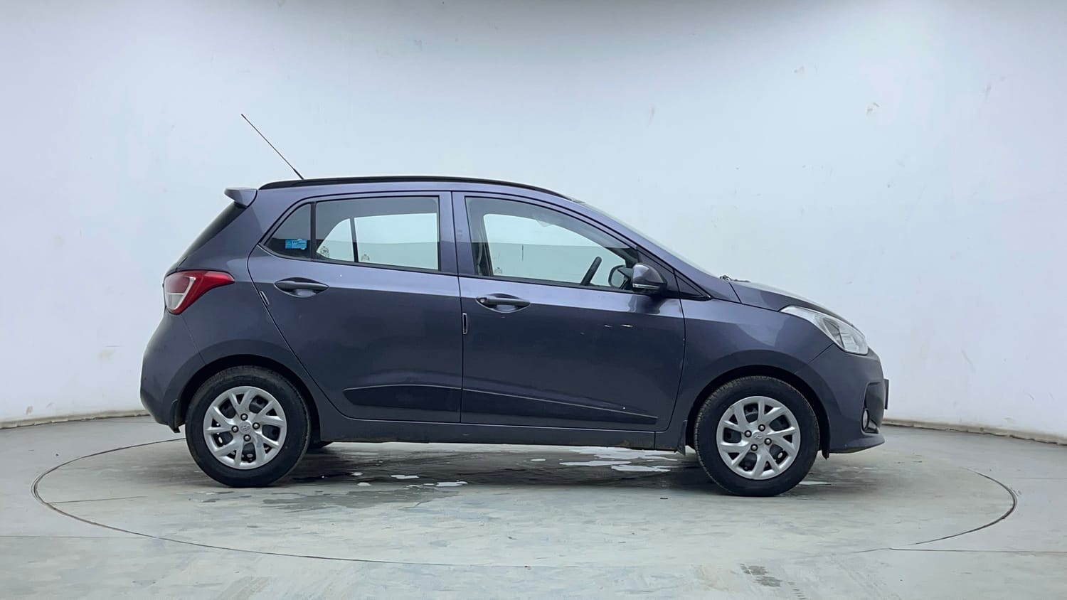Used 2019 Hyundai Grand i10 Sportz 1.2 Kappa VTVT Petrol Manual exterior RIGHT SIDE VIEW
