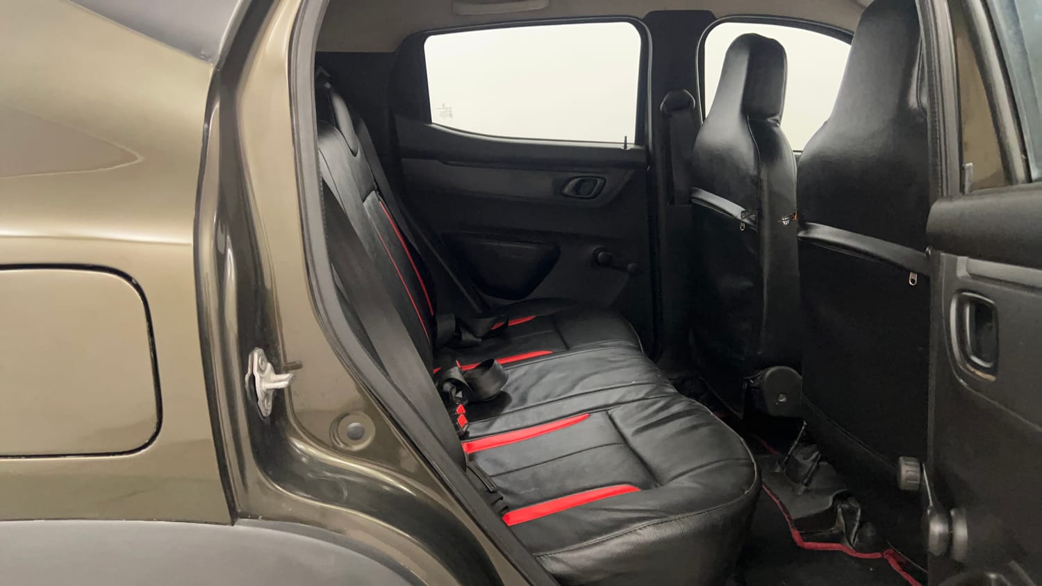 Used 2017 Renault Kwid RXL Live For More Edition Petrol Manual interior RIGHT SIDE REAR DOOR CABIN VIEW