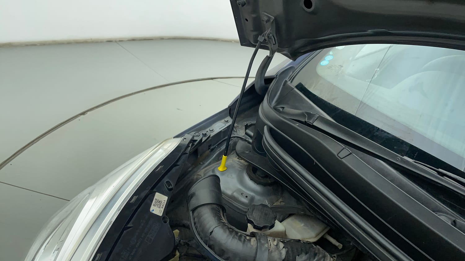 Used 2019 Hyundai Grand i10 Sportz 1.2 Kappa VTVT Petrol Manual engine ENGINE RIGHT SIDE HINGE & APRON VIEW