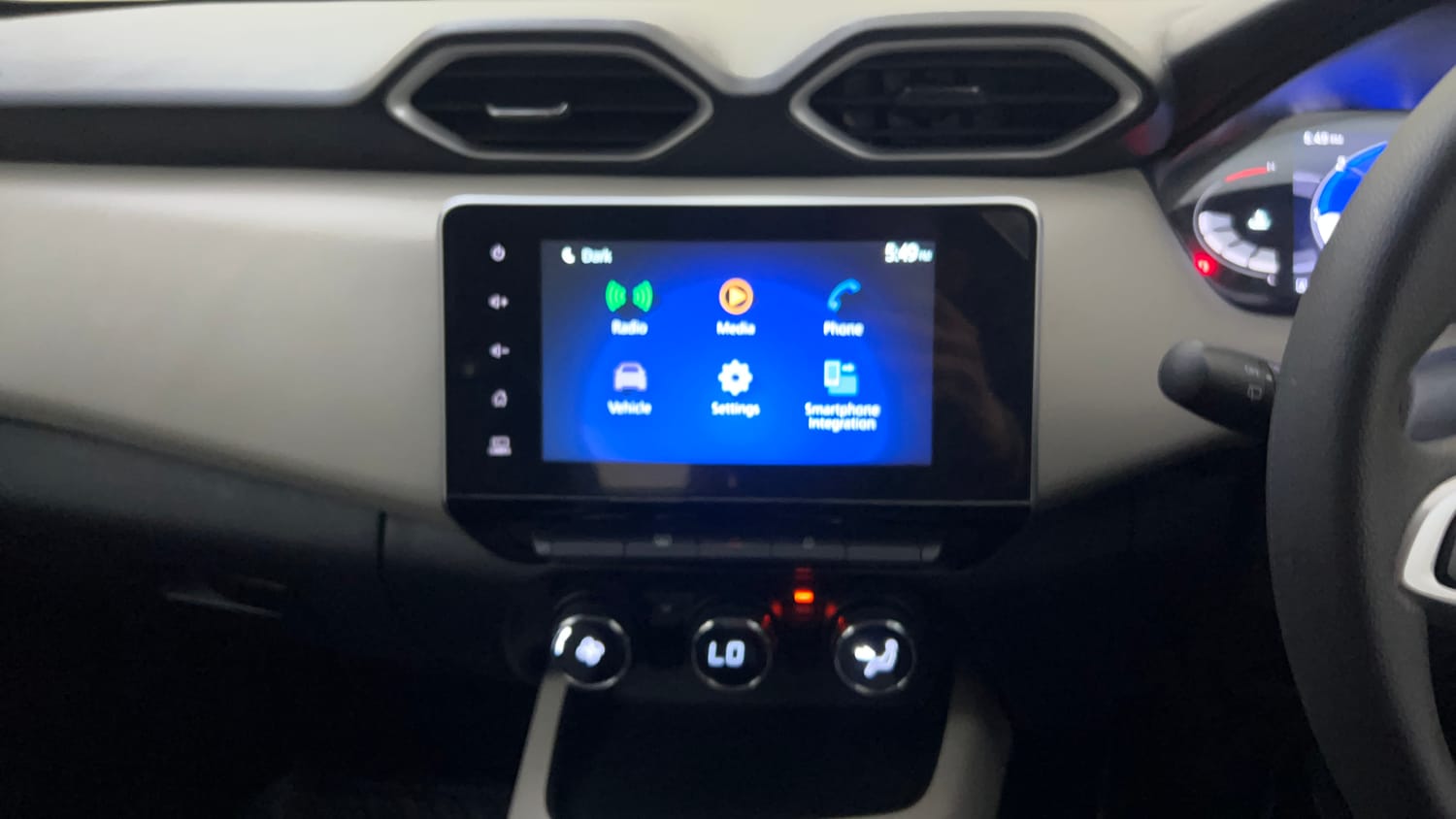 Used 2024 Nissan Magnite XV Petrol Manual top_features Integrated (in-dash) music system