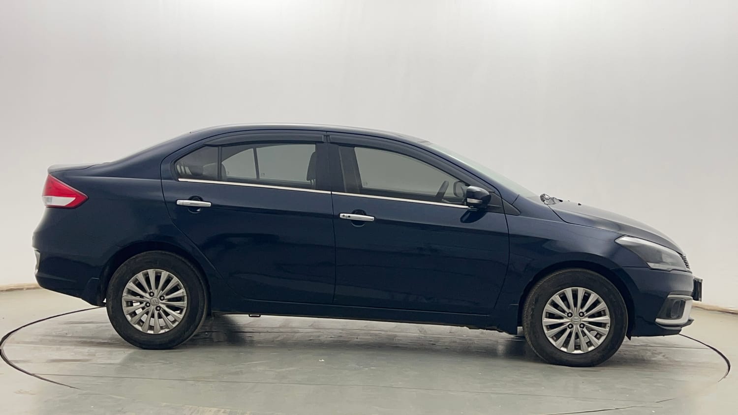 Used 2022 Maruti Suzuki Ciaz Zeta 1.5 Petrol Manual exterior RIGHT SIDE VIEW