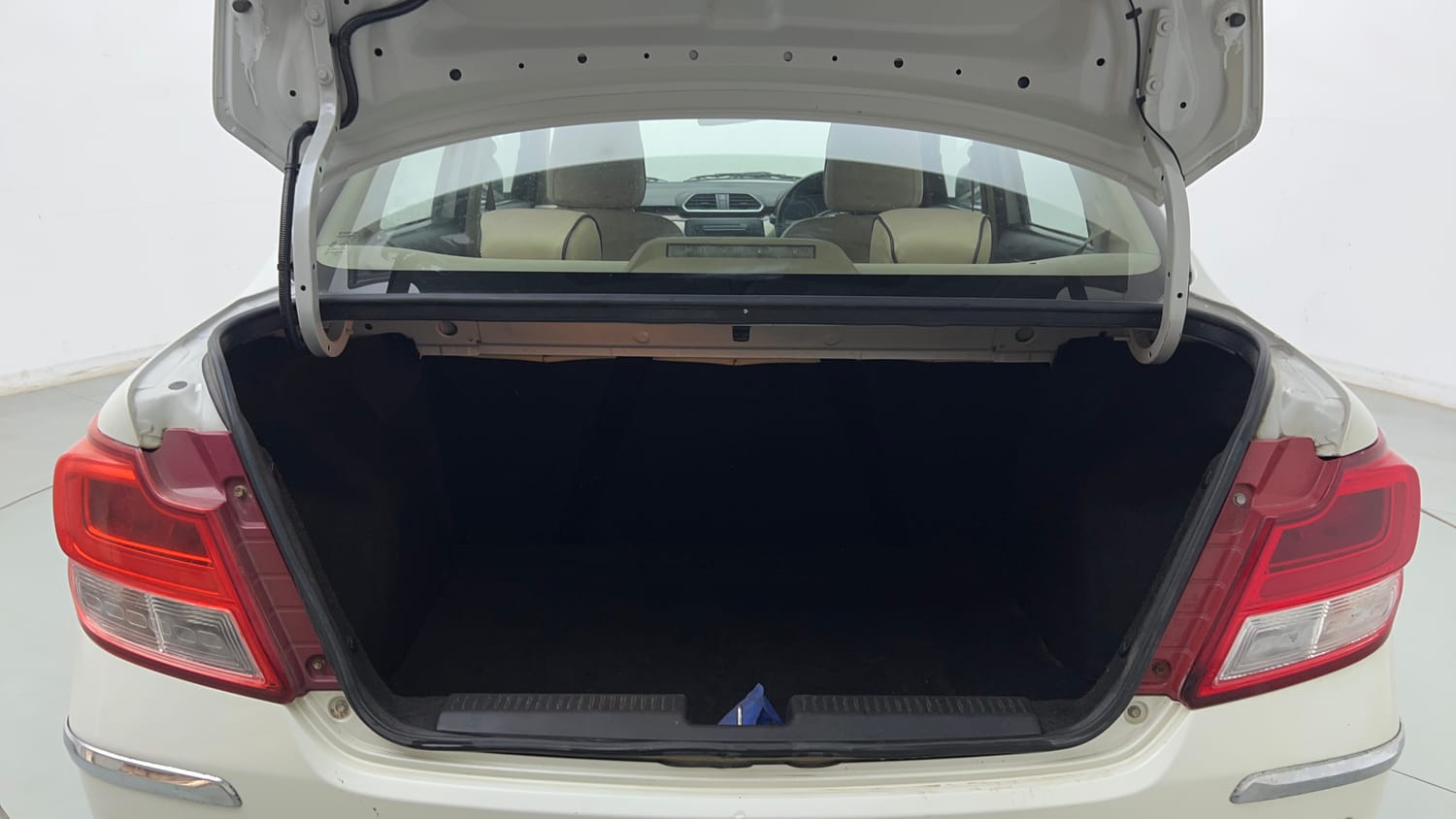 Used 2018 Maruti Suzuki Dzire VXi Petrol Manual interior DICKY INSIDE VIEW
