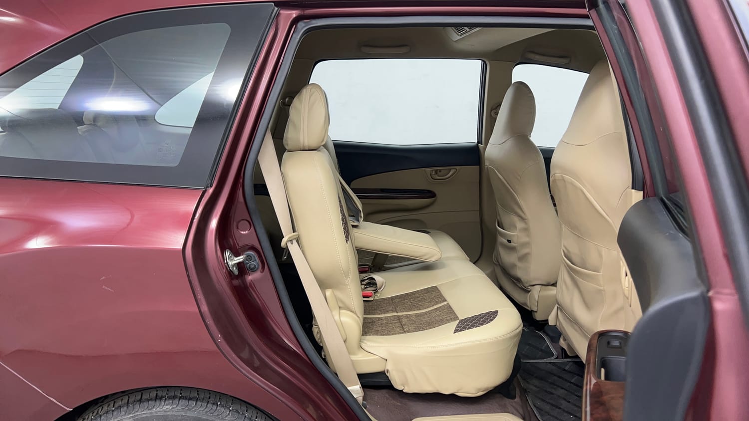 Used 2014 Honda Mobilio V (O) Petrol Petrol Manual interior RIGHT SIDE REAR DOOR CABIN VIEW