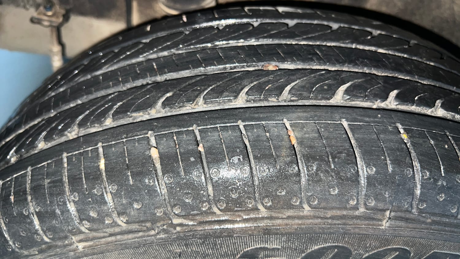 Used 2025 Hyundai Venue S Plus 1.2 Petrol MT Petrol Manual tyres RIGHT REAR TYRE TREAD VIEW