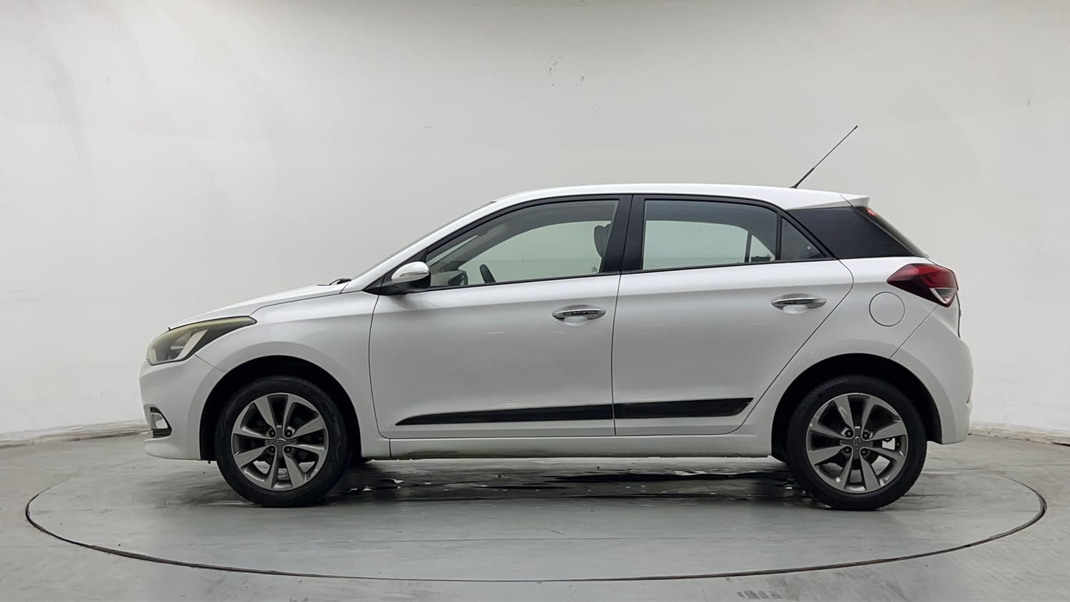 Used 2015 Hyundai Elite i20 Asta 1.2 Petrol Manual exterior LEFT SIDE VIEW