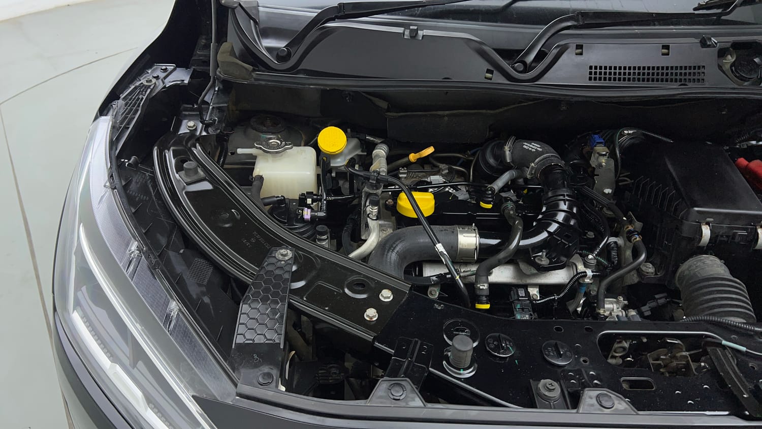 Used 2021 Nissan Magnite XV Premium Turbo Petrol Manual engine ENGINE RIGHT SIDE VIEW