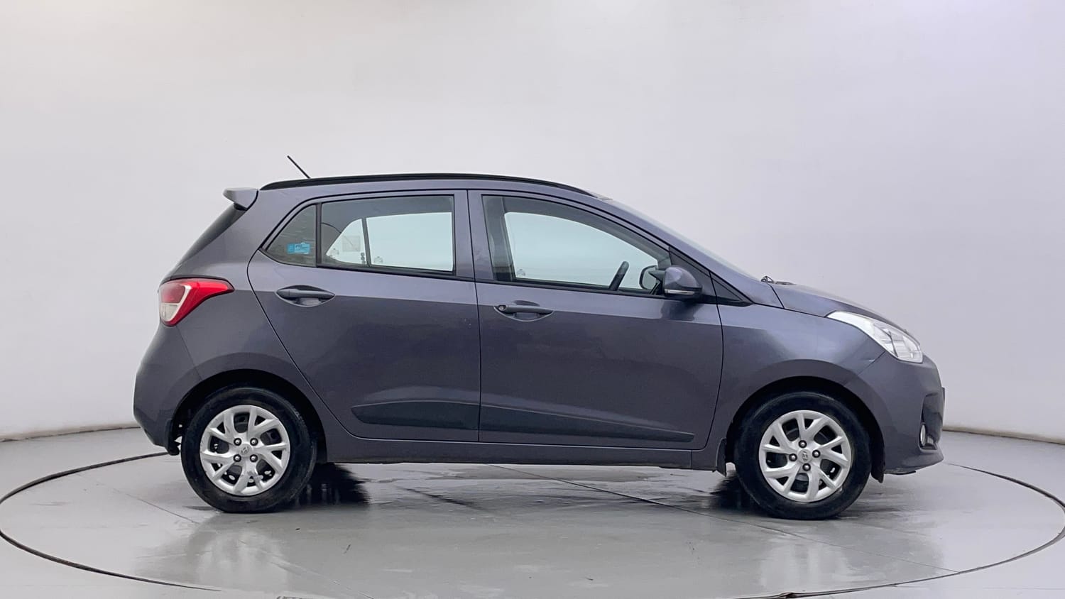 Used 2019 Hyundai Grand i10 Sportz 1.2 Kappa VTVT Petrol Manual exterior RIGHT SIDE VIEW