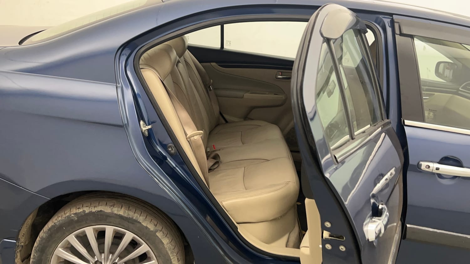 Used 2018 Maruti Suzuki Ciaz Alpha 1.4 MT Petrol Manual interior RIGHT SIDE REAR DOOR CABIN VIEW