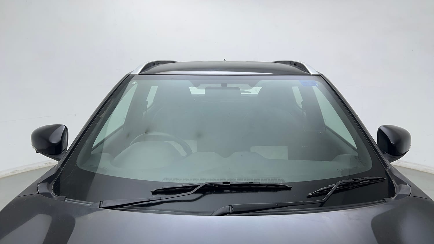 Used 2021 Nissan Magnite XV Premium Turbo Petrol Manual exterior FRONT WINDSHIELD VIEW