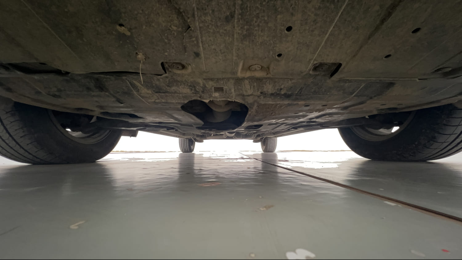 Used 2022 Mahindra XUV 300 W8 (O) 1.5 Diesel Diesel Manual extra FRONT LEFT UNDERBODY VIEW