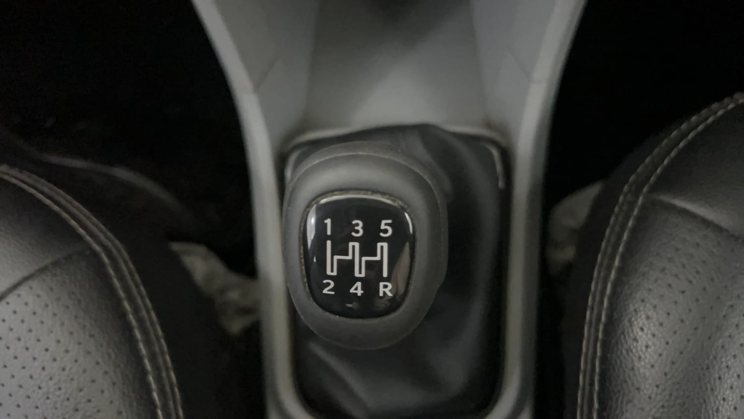 Used 2022 Tata Tiago XT CNG Cng Manual interior GEAR  KNOB VIEW