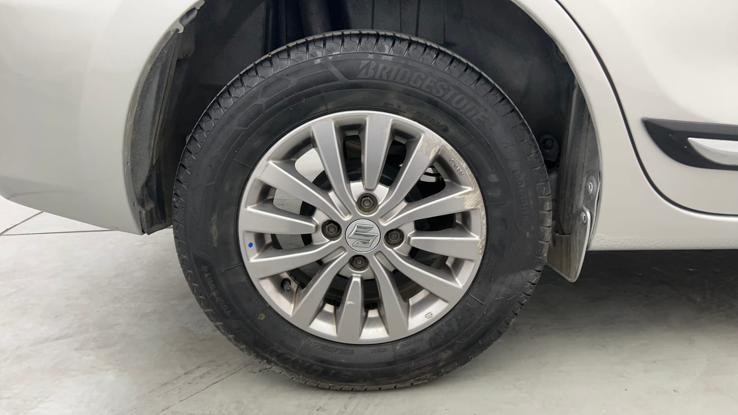 Used 2019 Maruti Suzuki Dzire VXi Petrol Manual tyres RIGHT REAR TYRE RIM VIEW