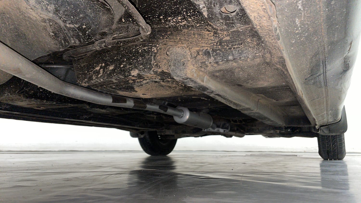 Used 2012 Hyundai i10 Sportz 1.2 Kappa2 Petrol Manual extra REAR RIGHT UNDERBODY VIEW