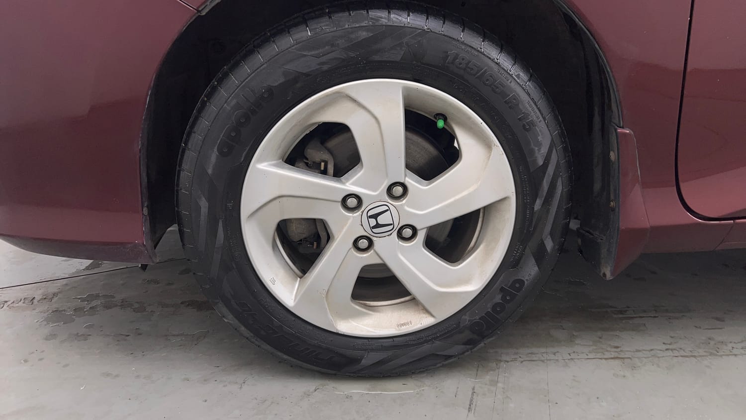 Used 2016 Honda City VX Petrol Manual tyres LEFT FRONT TYRE RIM VIEW