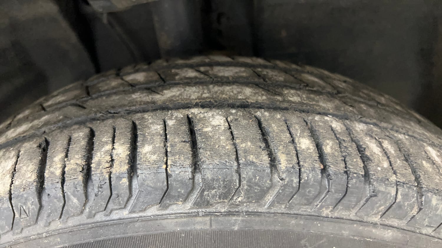 Used 2022 Tata Punch Adventure Rhythm Pack MT Petrol Manual tyres RIGHT FRONT TYRE TREAD VIEW