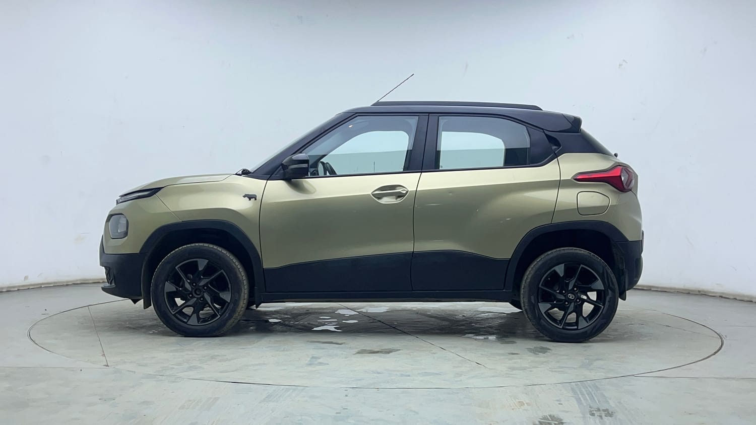 Used 2022 Tata Punch Kaziranga Creative MT Petrol Manual exterior LEFT SIDE VIEW