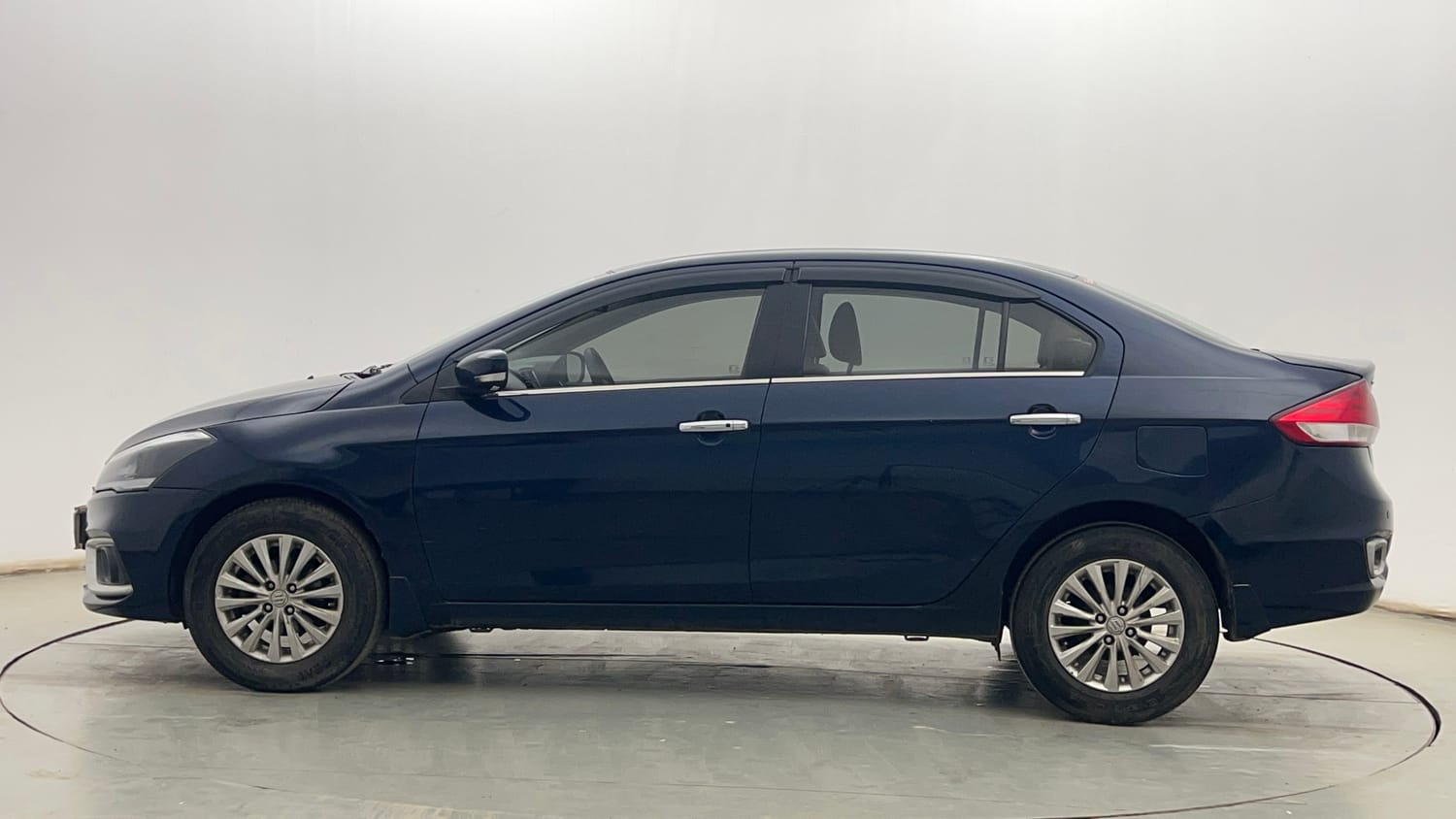 Used 2022 Maruti Suzuki Ciaz Zeta 1.5 Petrol Manual exterior LEFT SIDE VIEW