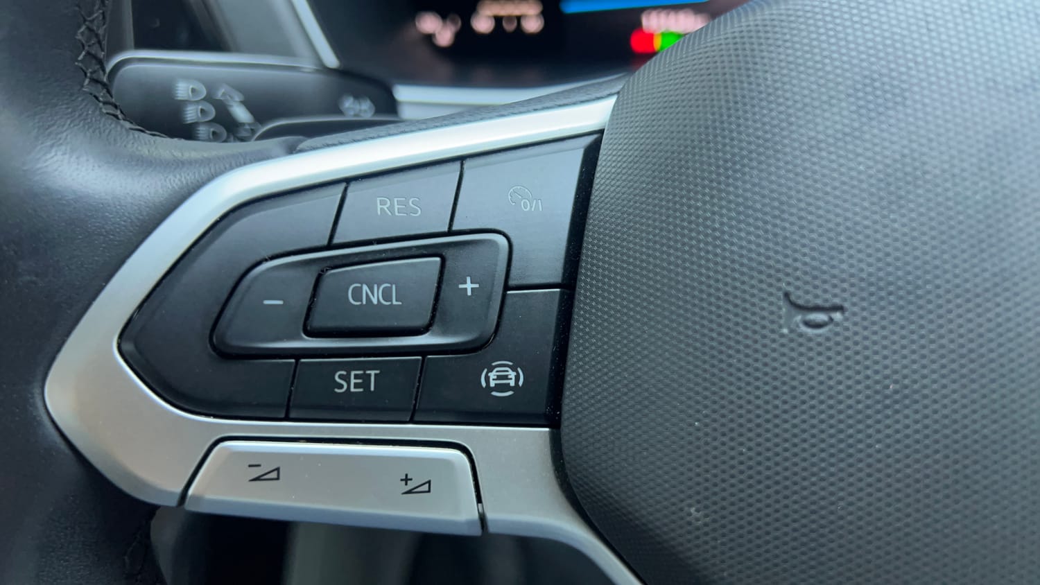 Used 2022 Volkswagen Taigun Topline 1.0 TSI AT Petrol Automatic top_features Cruise control