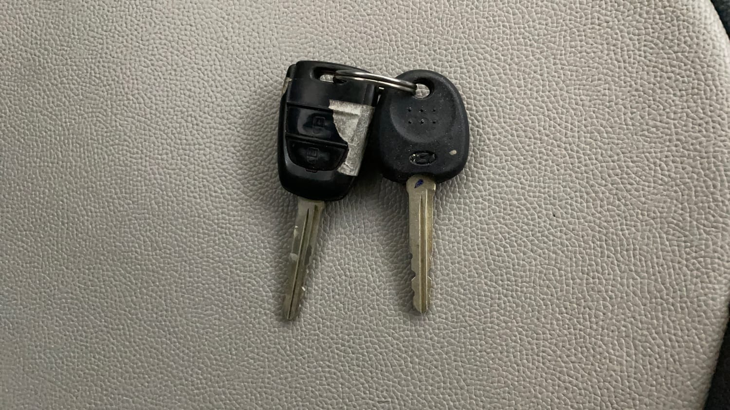 Used 2018 Hyundai Grand i10 Sportz AT 1.2 Kappa VTVT Petrol Automatic extra CAR KEY VIEW