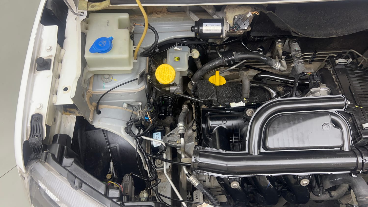 Used 2020 Renault Kwid RXT 1.0 Opt Petrol Manual engine ENGINE RIGHT SIDE VIEW