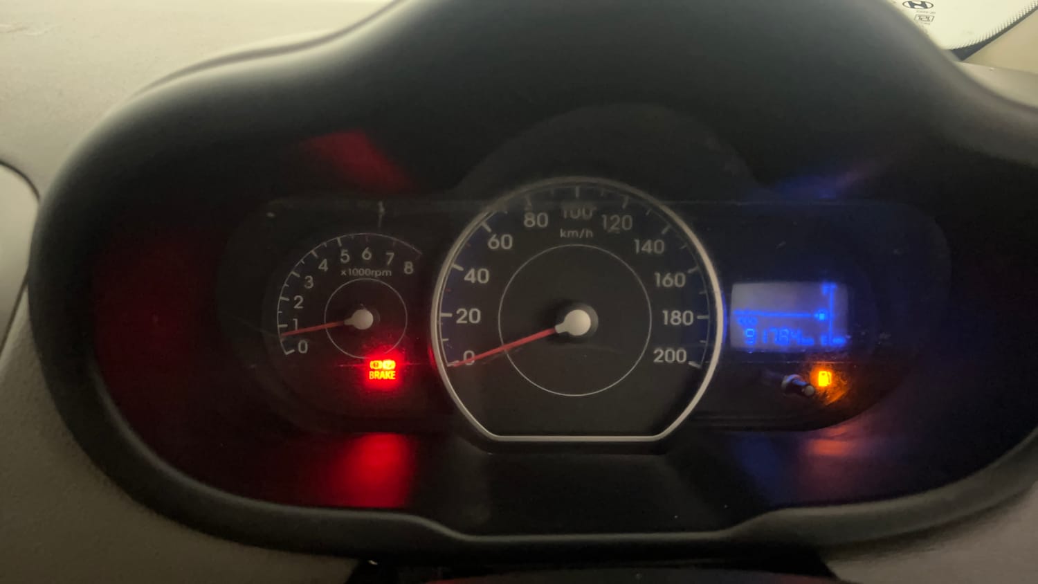 Used 2013 Hyundai i10 Magna 1.1 iRDE2 Petrol Manual interior CLUSTERMETER VIEW