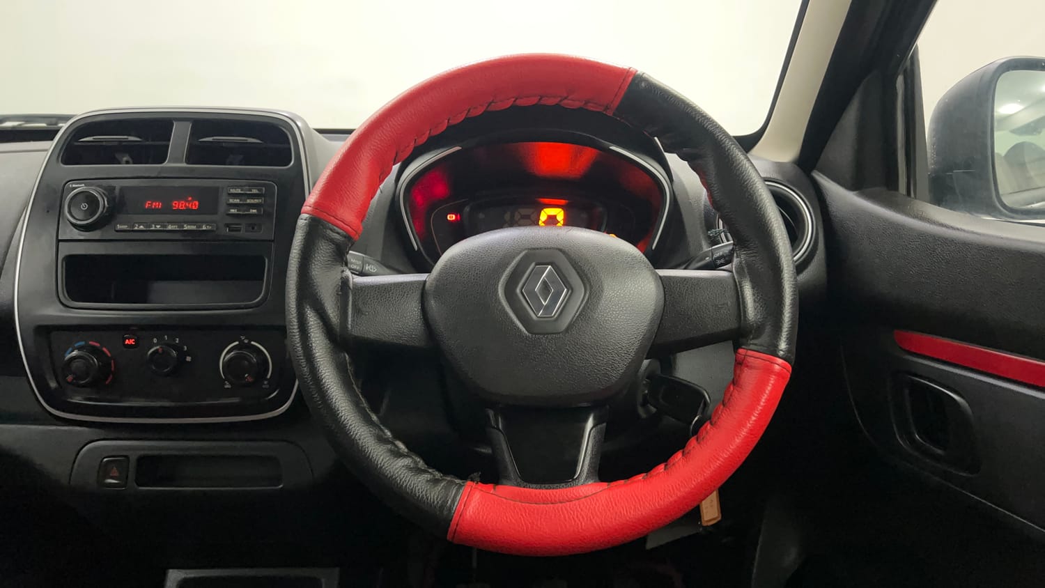 Used 2017 Renault Kwid RXL Live For More Edition Petrol Manual interior STEERING VIEW